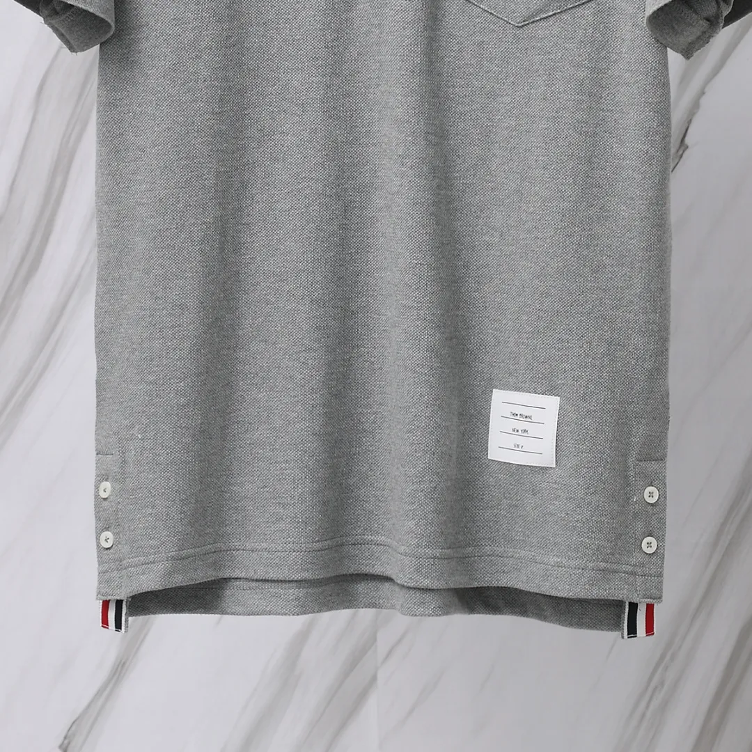 ：T 010（TBPolo ） THOM BROWNE TB 330 POLO Classic 330 Authentic Authentic Quality + Authentic + Same Style Size：0/1/2/3/4 ：White/Black/Navy Blue/Gray